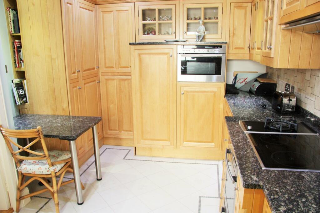 Additional property image - Thorndon Park, Ingrave, Brentwood, CM13