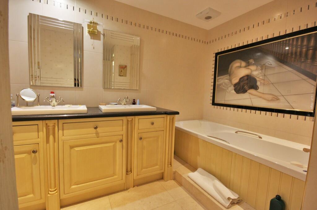 Additional property image - Thorndon Park, Ingrave, Brentwood, CM13