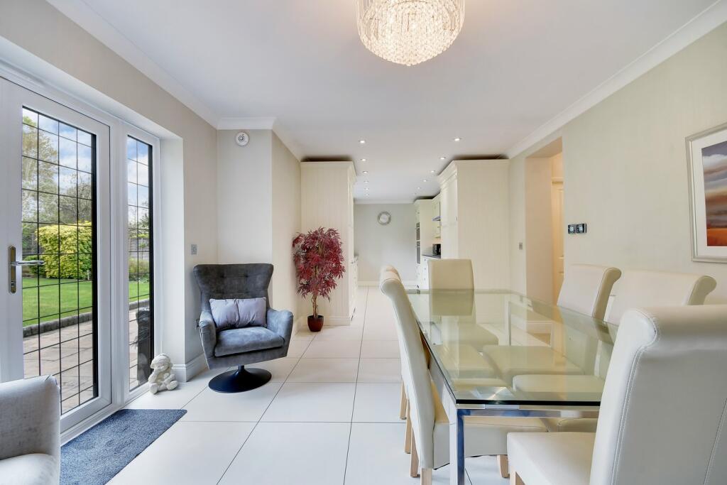 Additional property image - Rochford Avenue, Shenfield, Brentwood, CM15