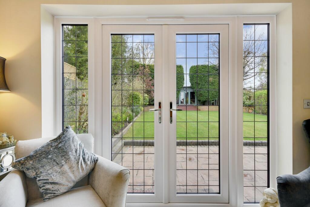 Additional property image - Rochford Avenue, Shenfield, Brentwood, CM15