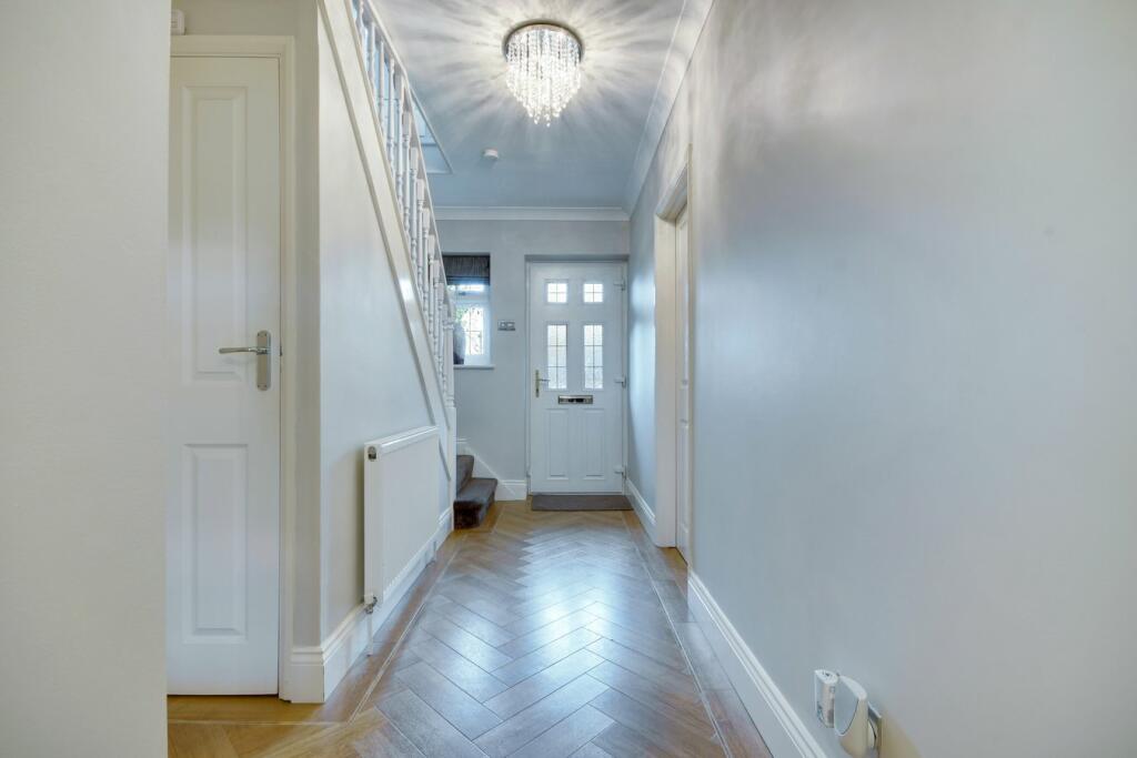 Additional property image - Rochford Avenue, Shenfield, Brentwood, CM15