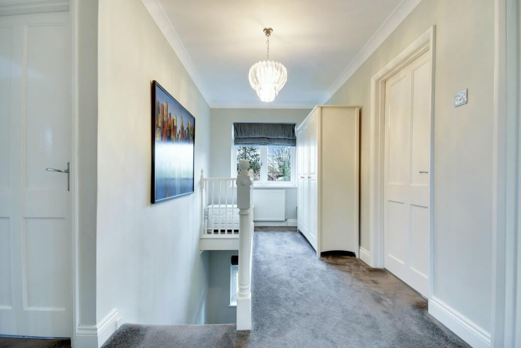 Additional property image - Rochford Avenue, Shenfield, Brentwood, CM15