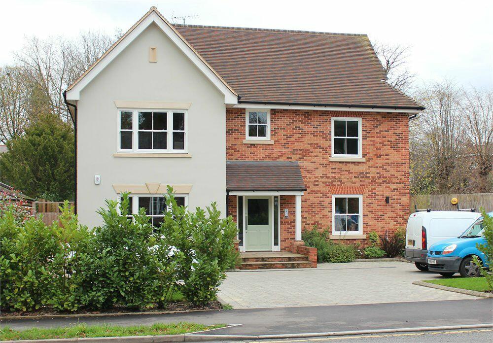 2 bedroom apartment for sale in Alexander Lane, Shenfield, Brentwood, CM13