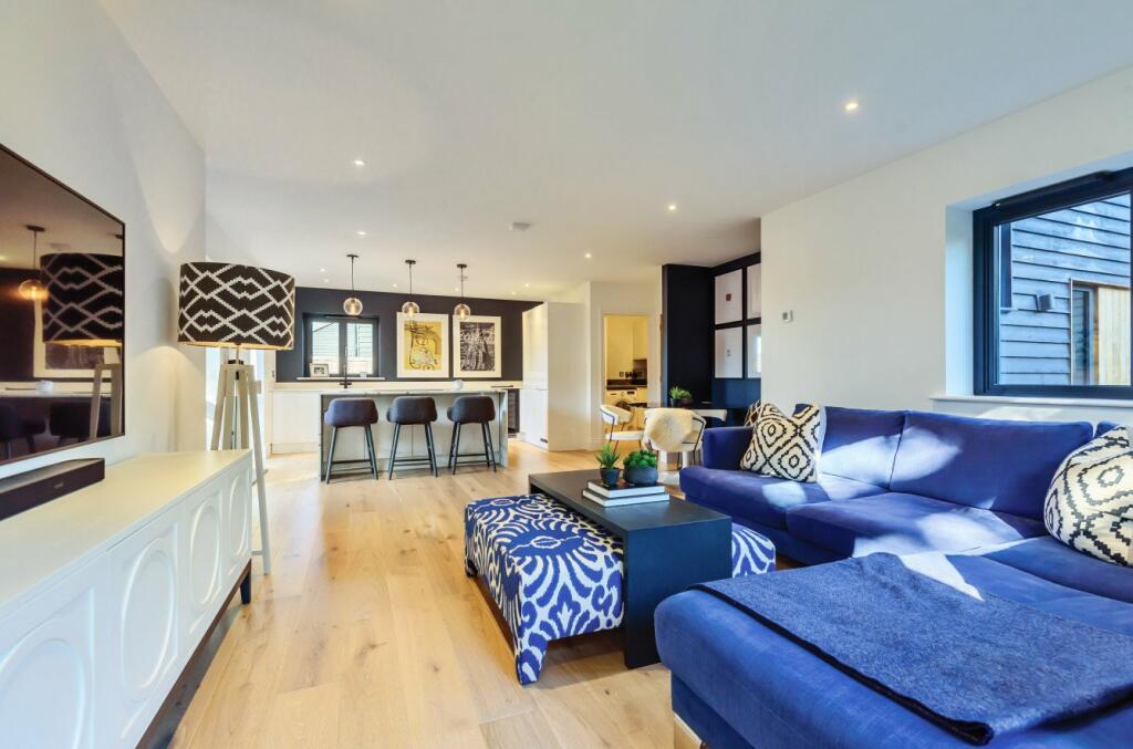 Additional property image - Chain Bridge Meadow, Shenfield ,  Brentwood, CM15