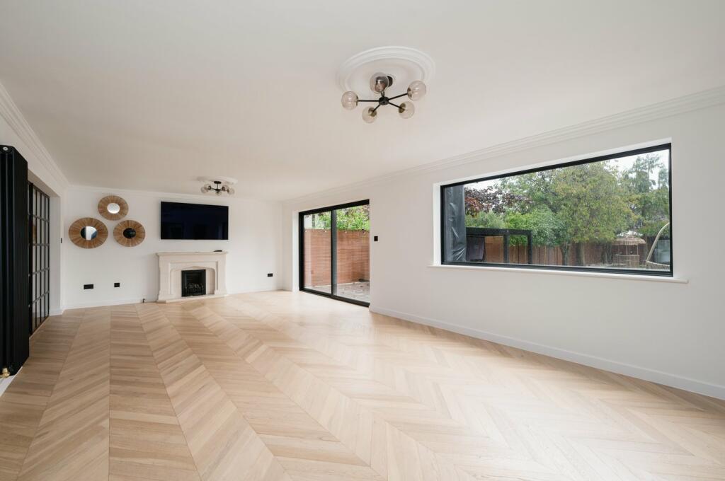 Additional property image - Widworthy Hayes, Hutton, Brentwood, CM13