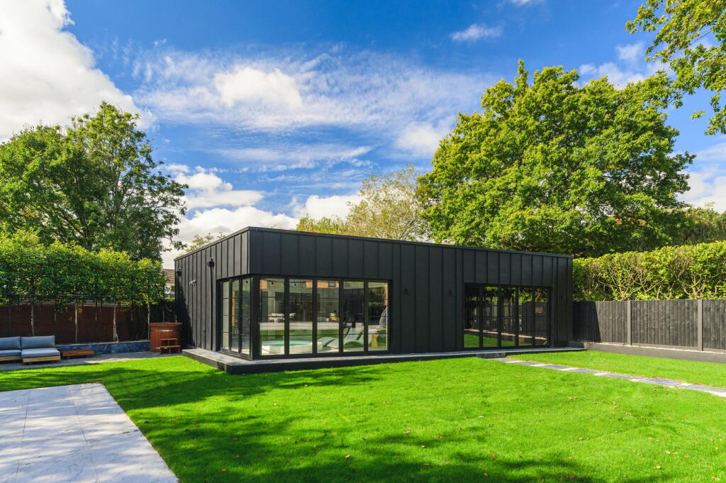 Additional property image - Widworthy Hayes, Hutton, Brentwood, CM13
