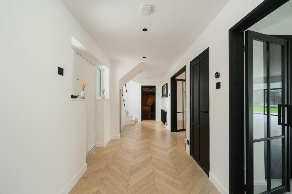 Additional property image - Widworthy Hayes, Hutton, Brentwood, CM13