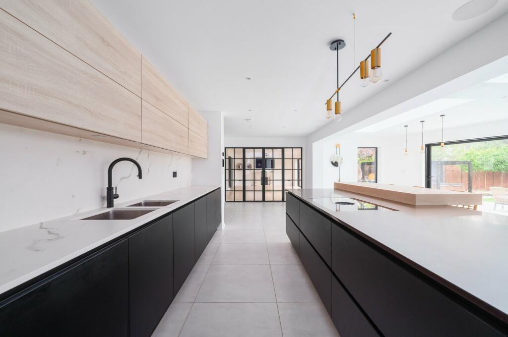 Additional property image - Widworthy Hayes, Hutton, Brentwood, CM13