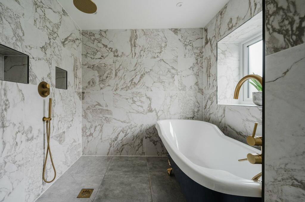 Additional property image - Widworthy Hayes, Hutton, Brentwood, CM13