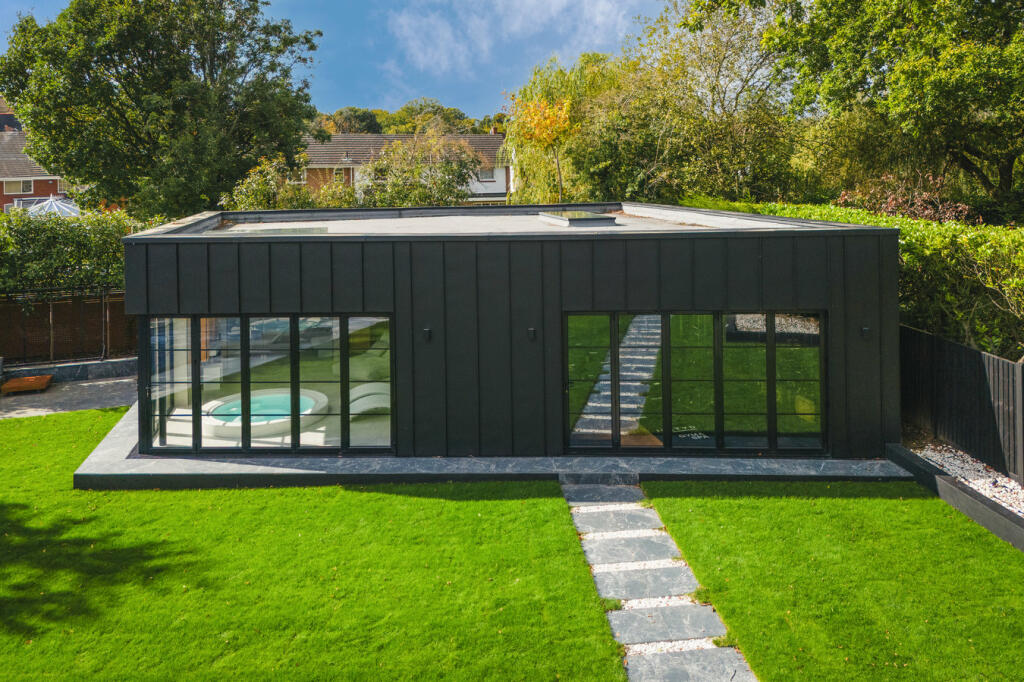 Additional property image - Widworthy Hayes, Hutton, Brentwood, CM13