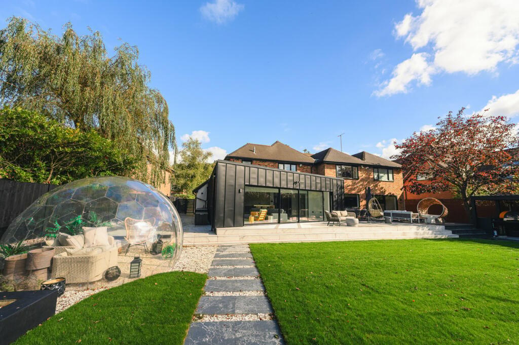 Additional property image - Widworthy Hayes, Hutton, Brentwood, CM13