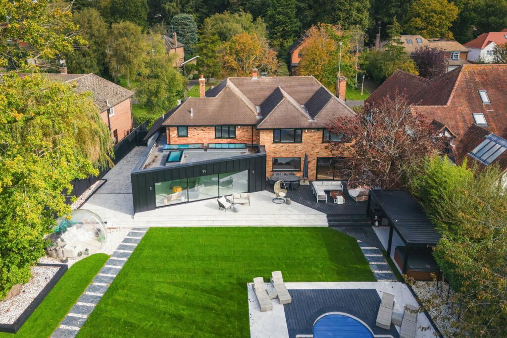 Additional property image - Widworthy Hayes, Hutton, Brentwood, CM13