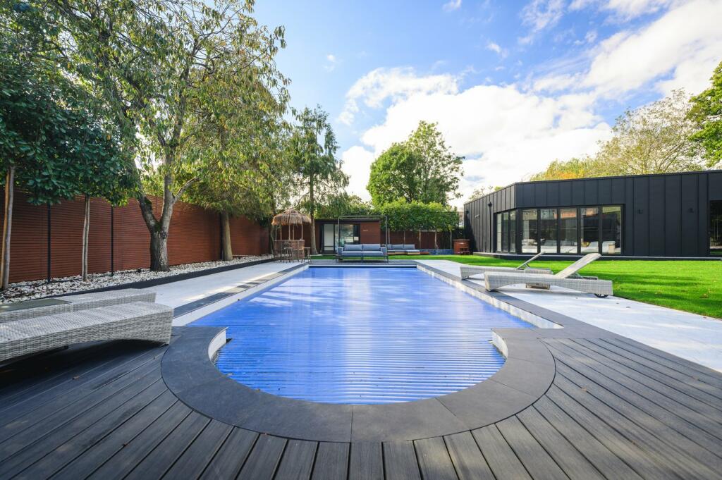Additional property image - Widworthy Hayes, Hutton, Brentwood, CM13
