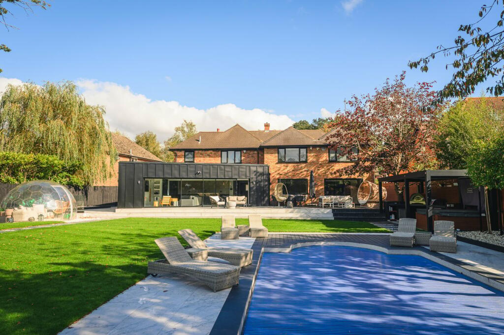 Additional property image - Widworthy Hayes, Hutton, Brentwood, CM13