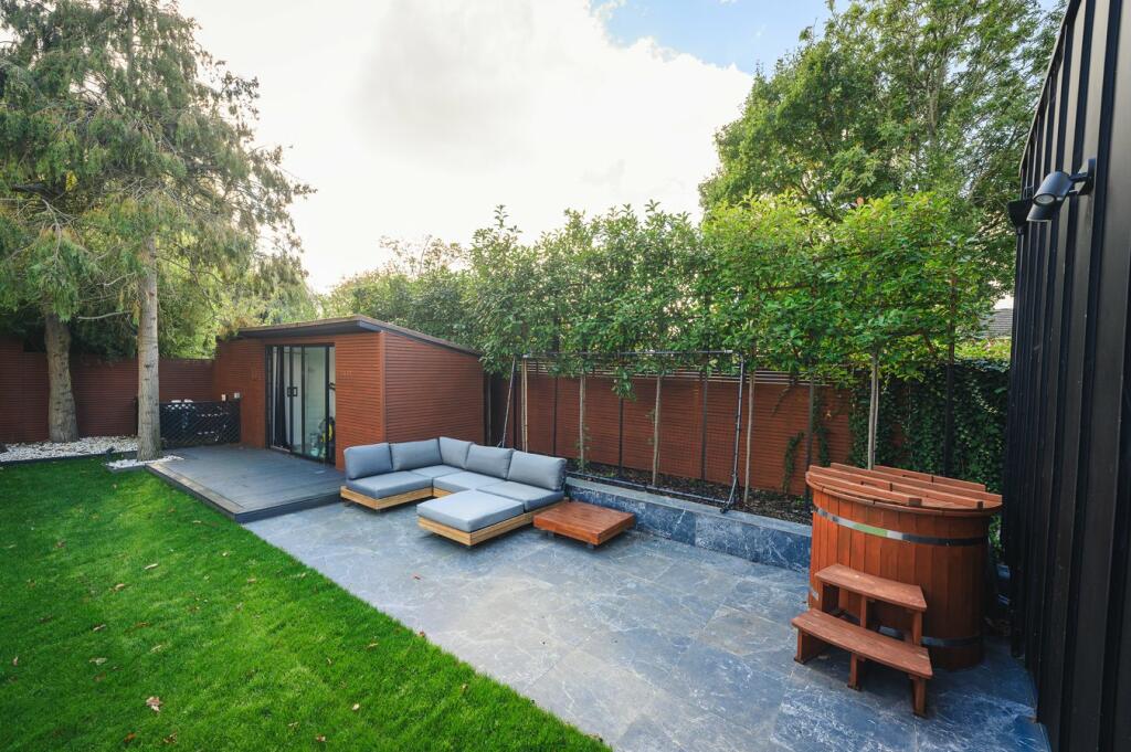 Additional property image - Widworthy Hayes, Hutton, Brentwood, CM13