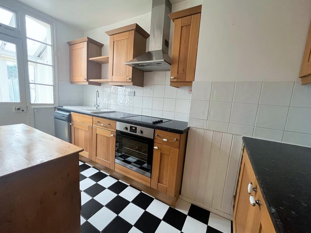 Additional property image - Gordon Road, Shenfield, Brentwood, CM15