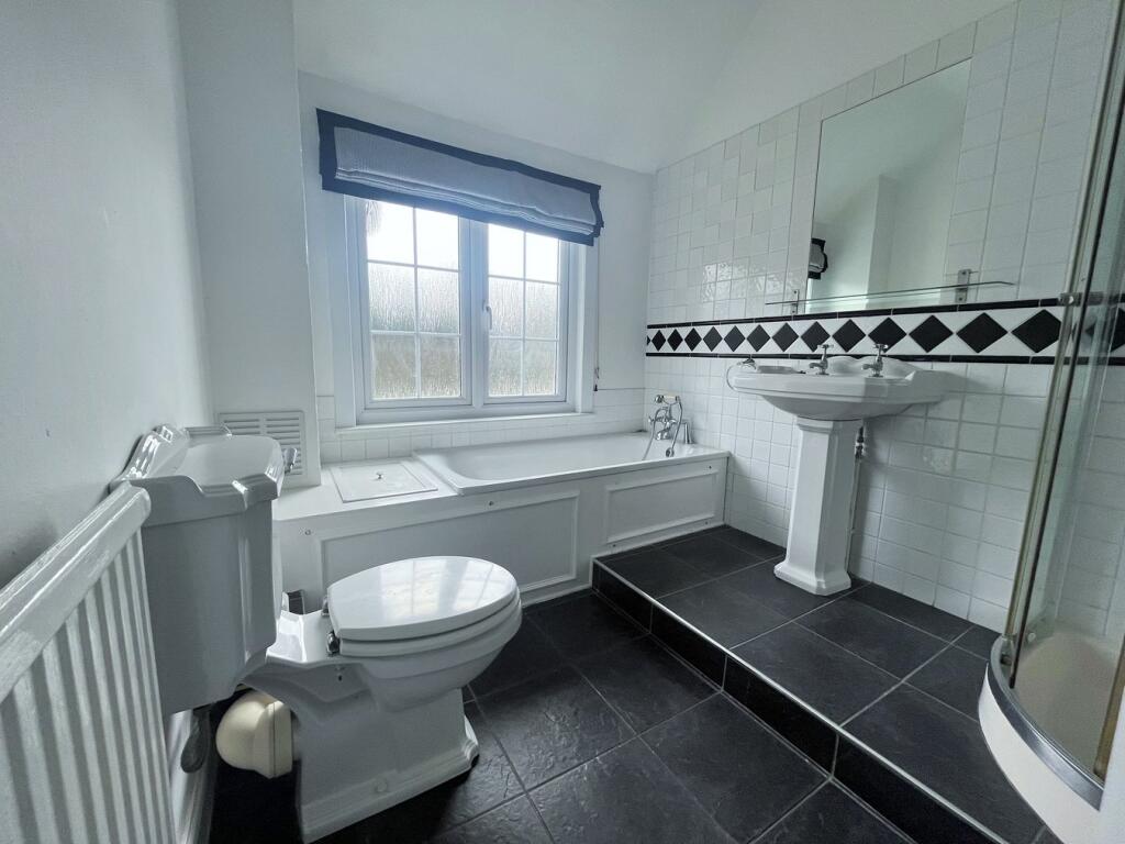 Additional property image - Gordon Road, Shenfield, Brentwood, CM15
