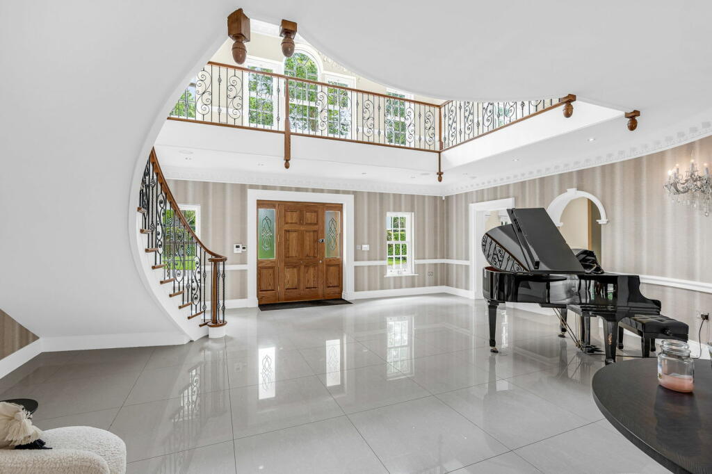 Additional property image - Heronway, Hutton, Brentwood, CM13