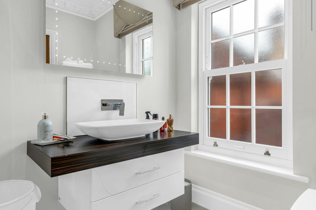 Additional property image - Heronway, Hutton, Brentwood, CM13