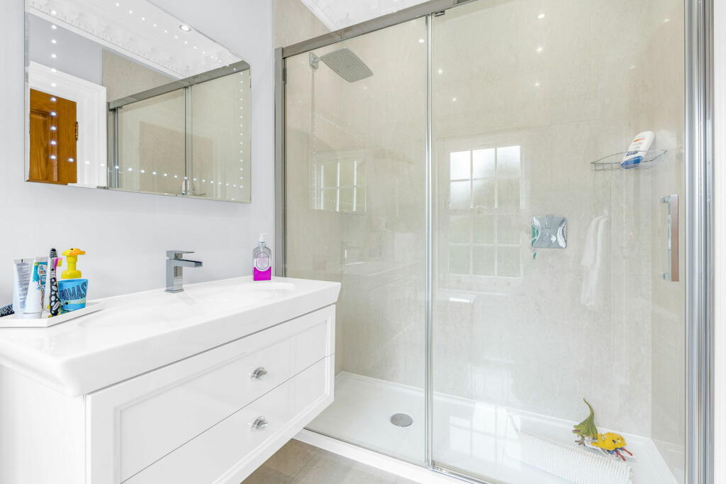 Additional property image - Heronway, Hutton, Brentwood, CM13