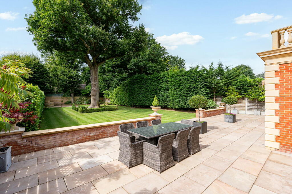 Additional property image - Heronway, Hutton, Brentwood, CM13