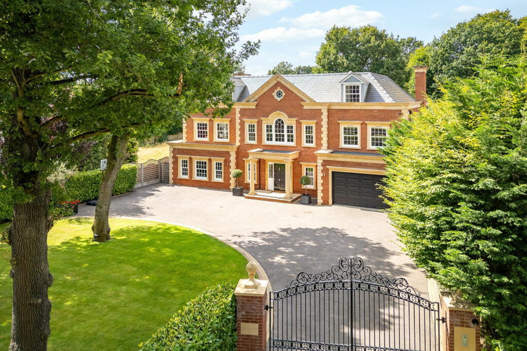 Additional property image - Heronway, Hutton, Brentwood, CM13