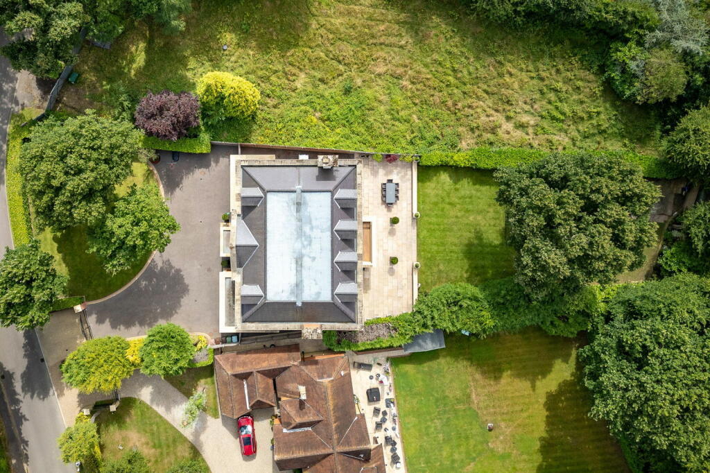 Additional property image - Heronway, Hutton, Brentwood, CM13