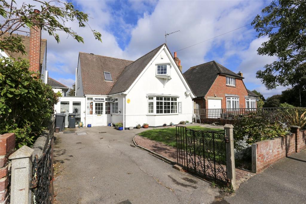 3 bedroom detached house for sale in Brightlands Avenue, Tuckton