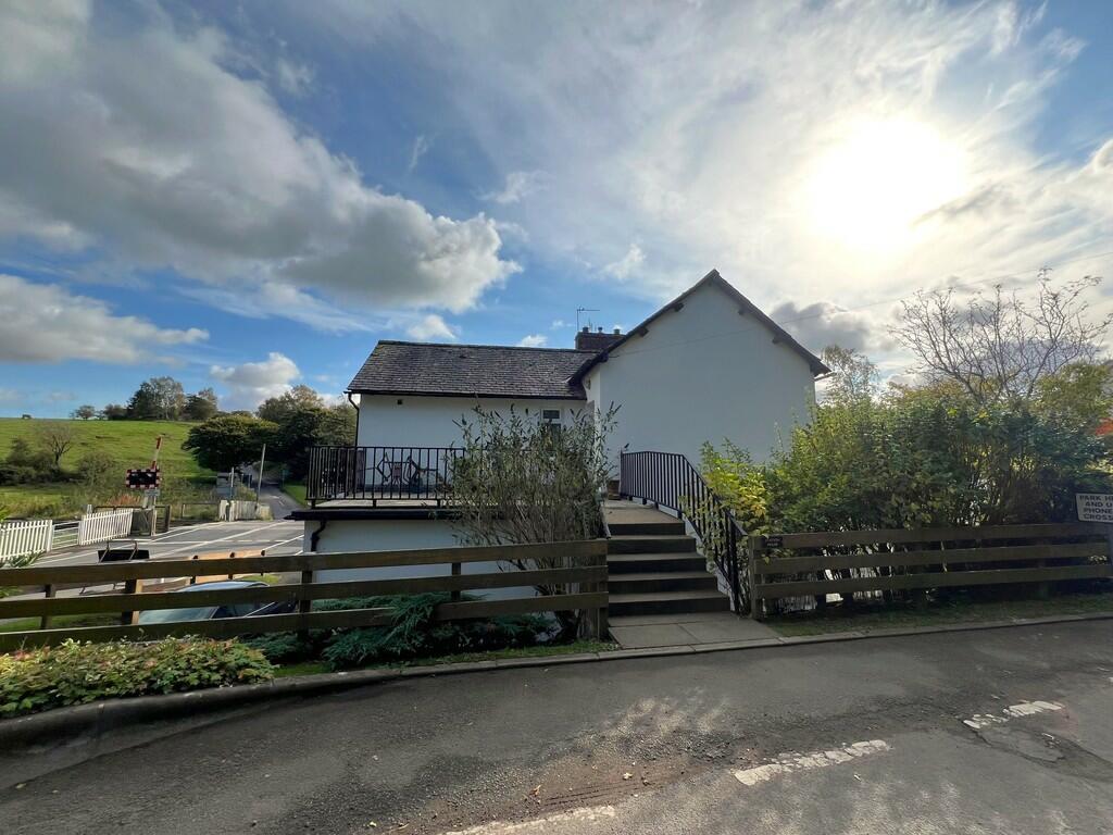 Additional property image - Top Flat & 1 Station House