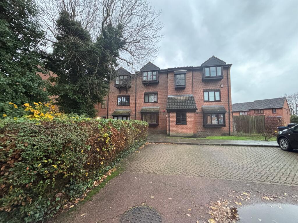 Main image of property: Gladbeck Way, Enfield, EN2