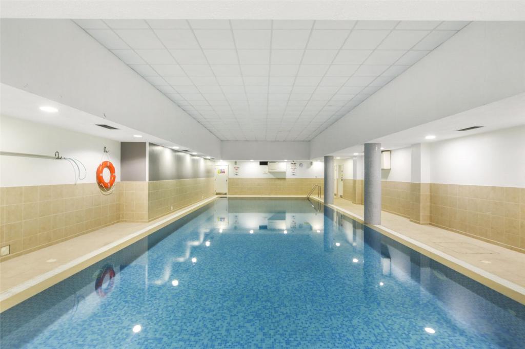 1 bedroom flat for sale in Kensington Gardens Square, Bayswater, W2