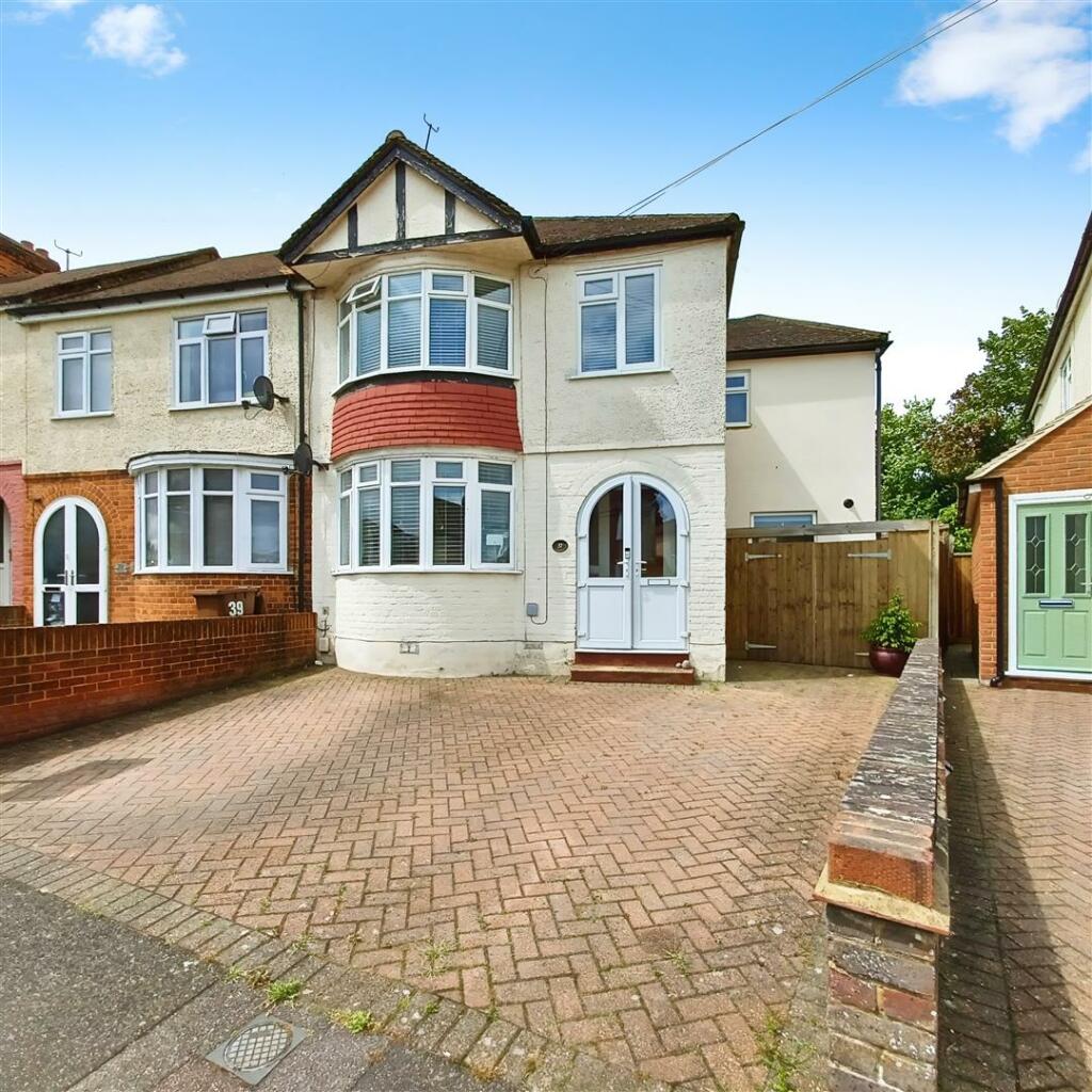 4 bedroom end of terrace house for sale in Haig Avenue, Rochester, ME1