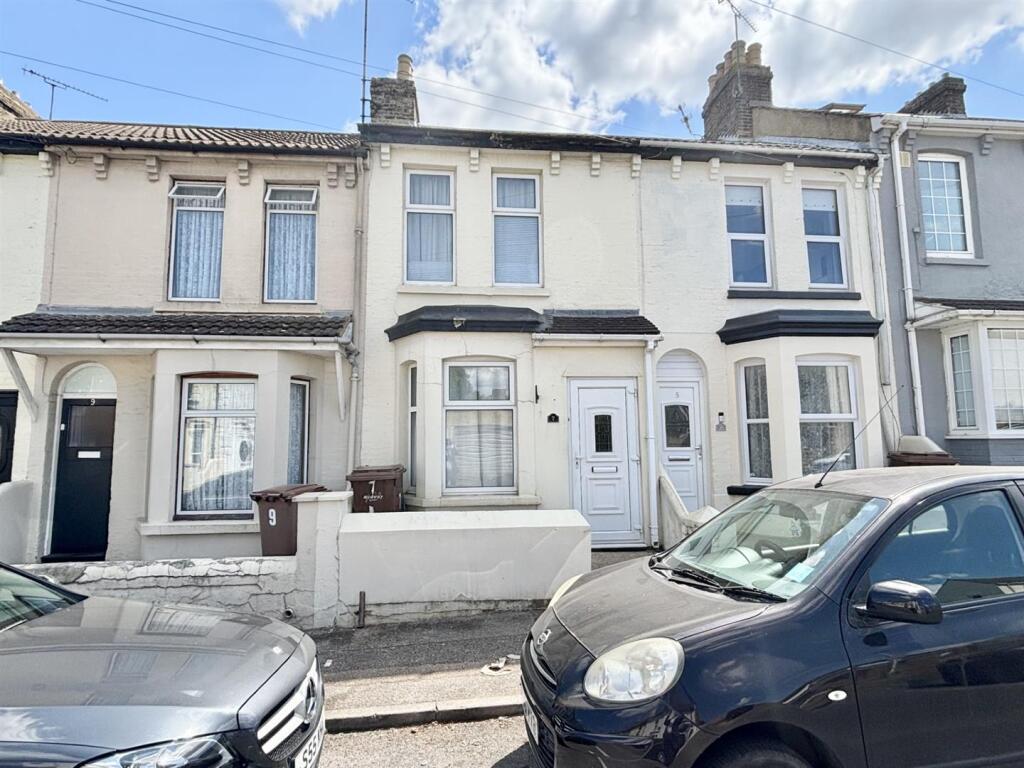 Main image of property: Wellington Road, Gillingham