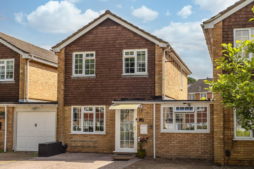 4 bedroom detached house for sale in St. Hildas Close, Crawley, RH10