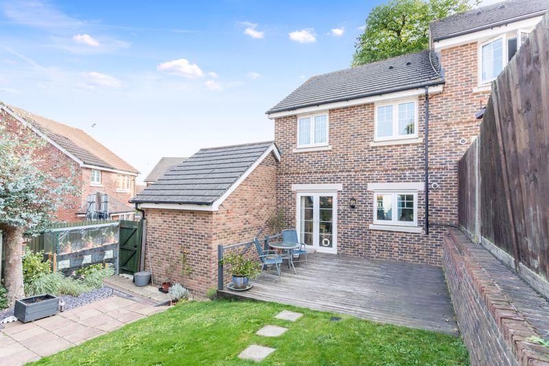 3 bedroom semidetached house for sale in Highwood Park, Broadfield