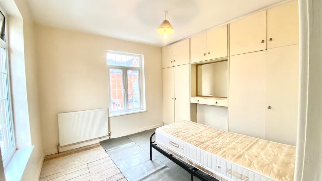 3 bedroom end of terrace house for sale in Dennis Road, Birmingham, B12