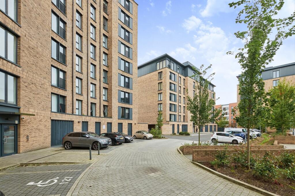 2 Bedroom Apartment For Sale In Lexington Gardens, Birmingham, B15