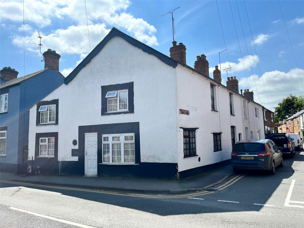 4 bedroom terraced house for sale in High Street, LONG BUCKBY