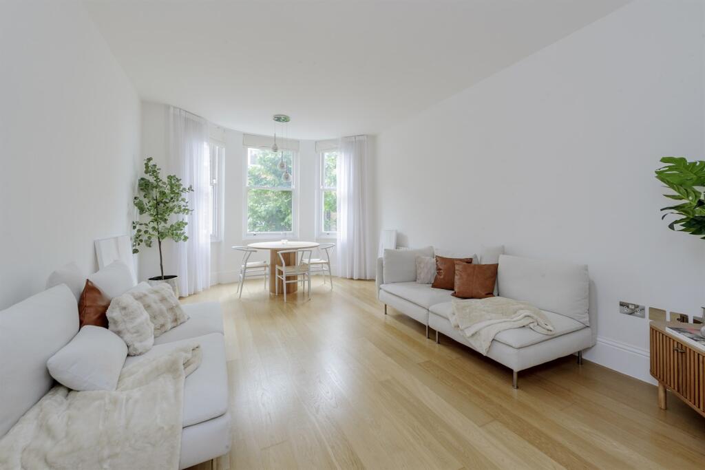 Main image of property: 27a Nevern Square, London, SW5