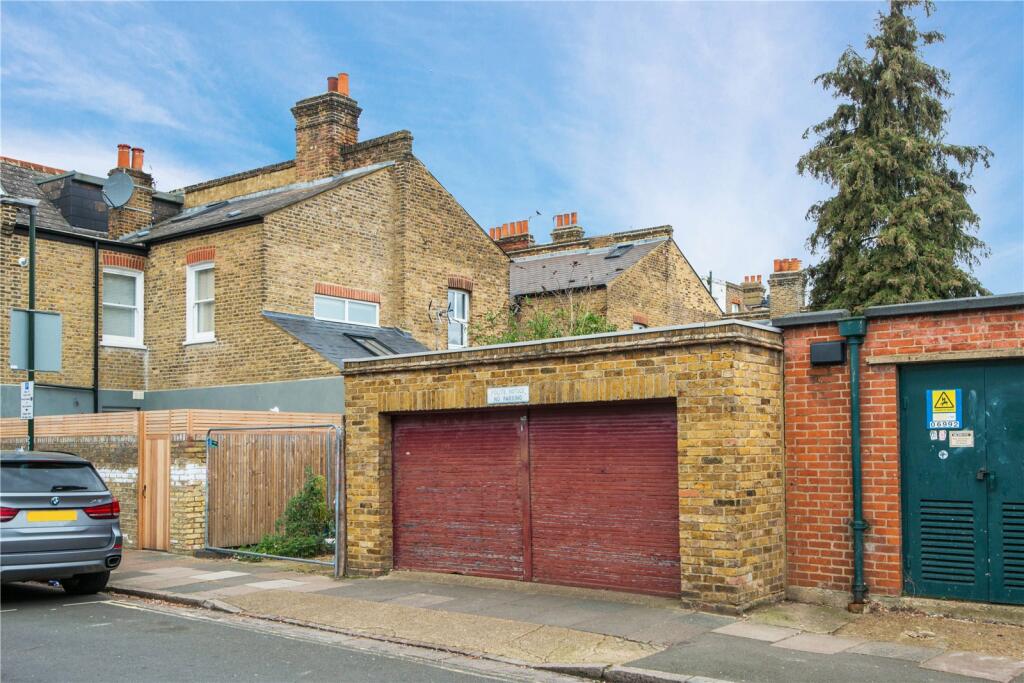 Main image of property: Sheen Lane, London, SW14