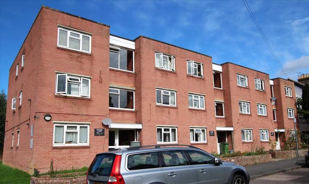 2 bedroom apartment for sale in Tintagel Court, Arthur Road, Horsham, RH13