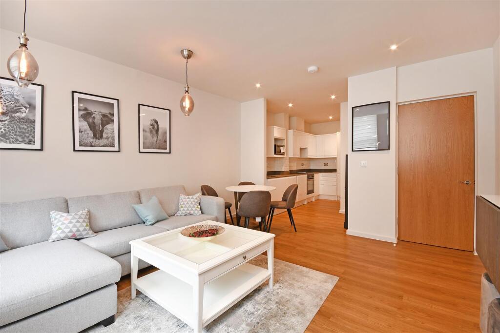 Main image of property: Queens Building, City Centre, S1