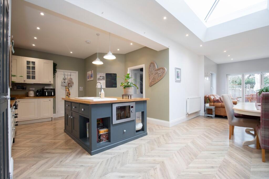 Main image of property: Cheltenham Road, Bishops Cleeve, Cheltenham, GL52