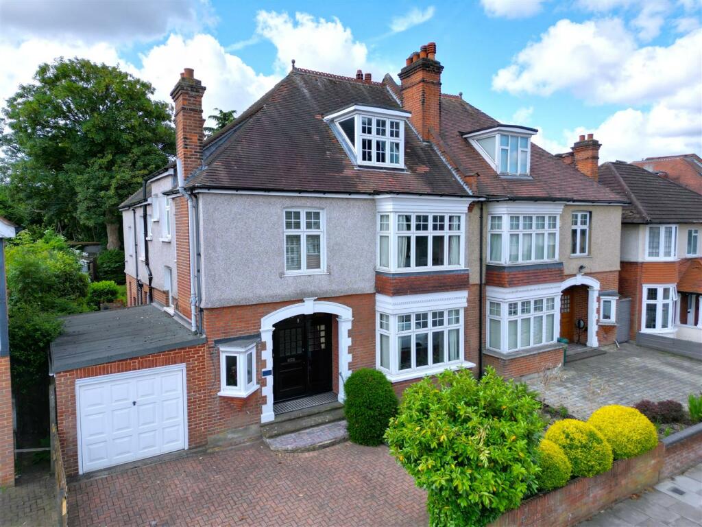 5 bedroom semi-detached house for sale in London Lane, Sundridge Park, Bromley, BR1