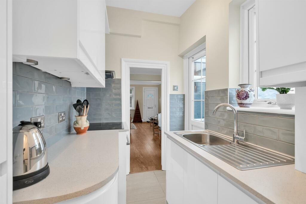 Additional property image - Plaistow Grove, Bromley, BR1