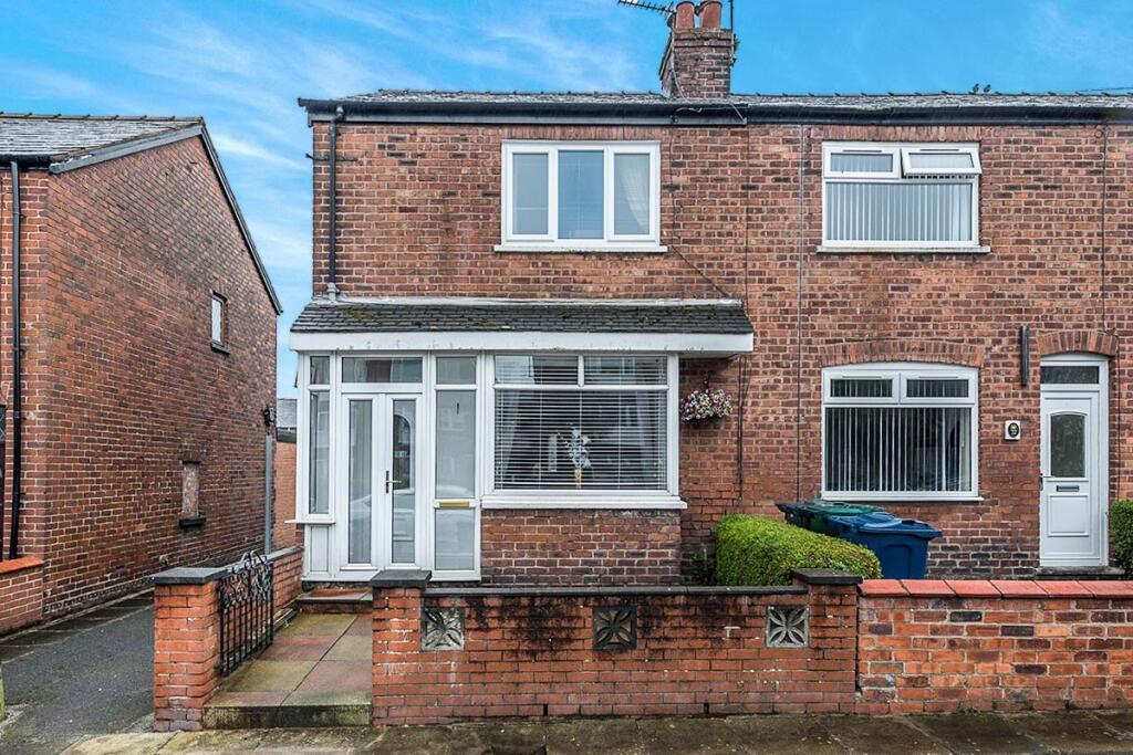 Main image of property: High Street, Skelmersdale, Lancashire, WN8
