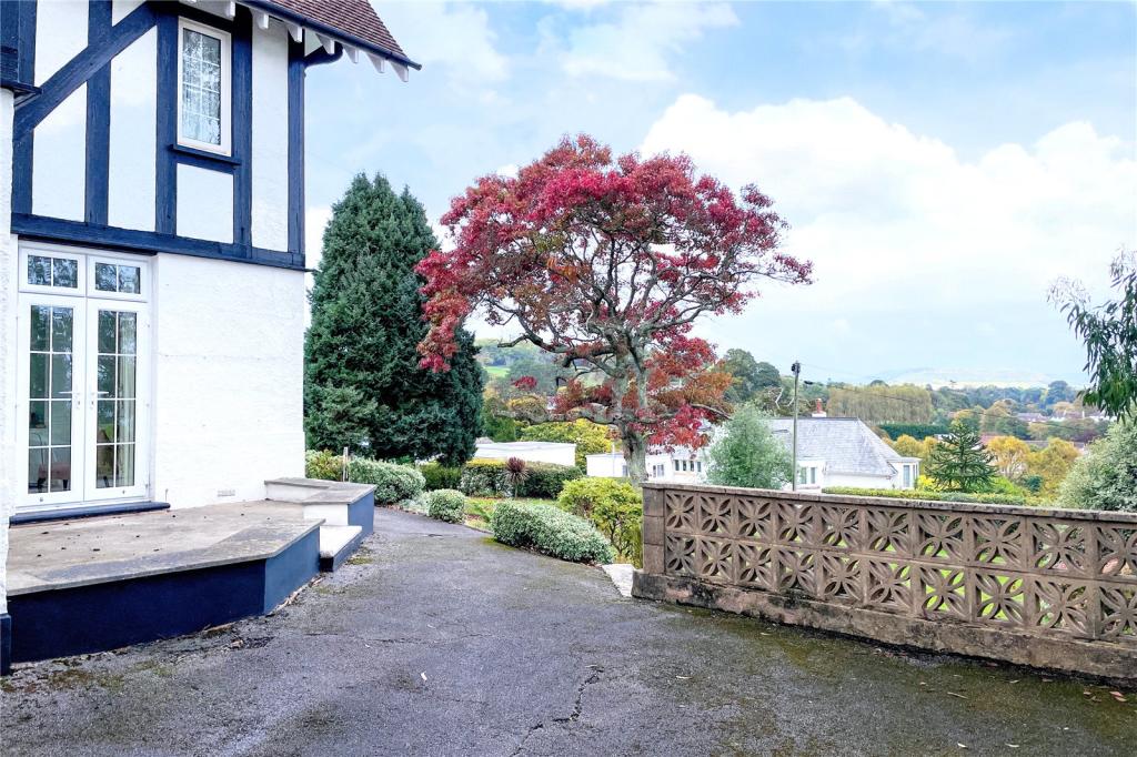 2 bedroom flat for sale in Boughmore Road, Sidmouth, Devon, EX10