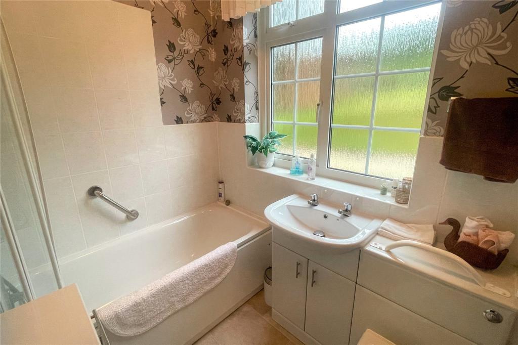 2 bedroom flat for sale in Boughmore Road, Sidmouth, Devon, EX10