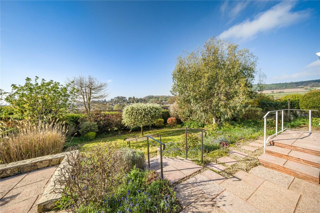 2 bedroom bungalow for sale in Woolbrook Rise, Sidmouth, Devon, EX10