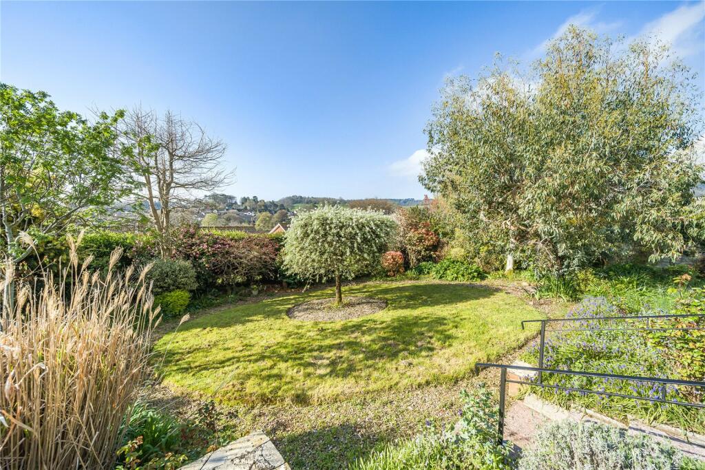 2 bedroom bungalow for sale in Woolbrook Rise, Sidmouth, Devon, EX10